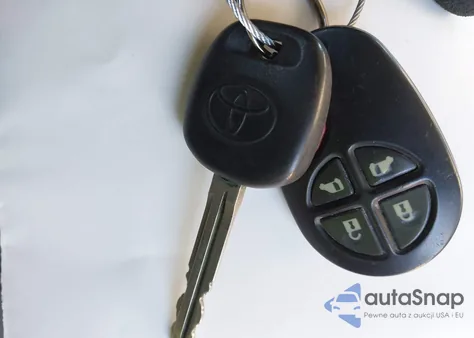 2008 Toyota Sienna Le z USA, uszkodzony, nr VIN 5TDZK23C48S172172